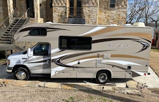 Chuck and Tammy’s 2013 Four Winds 22E