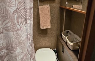 2013 Winnebago - VIA 25Q - Mercedes Diesel