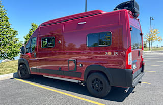 PJ’s 2022 Winnebago Solis 59P with rooftop AC