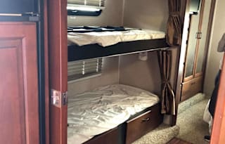 "Wanda" 2015 Jayco Greyhawk 31FS