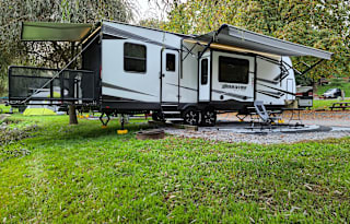 2023 Grand Design Momentum G-Class 31G