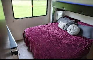 Artic Wolf 3990 Suite Forest river