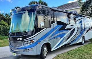 2019 Forest River Georgetown GT5 37 ft Bunkhouse
