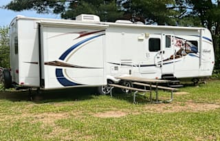 2011 Forest River RV Wildcat extraLite 30BHS