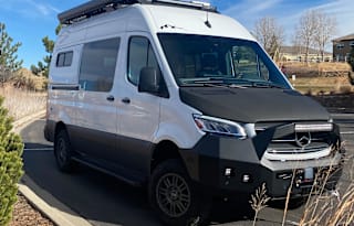 Hank - 2021 Summit Adventure Vans Long's Peak