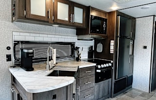 2021 Dutchmen RV Coleman Lantern Series 334BH