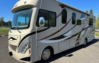 2016 Thor Motor Coach ACE 29.2 - SLEEPS 8