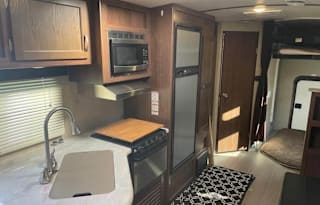 King size bed! 2 ACS! 2017 Dutchmen  Luxury RV