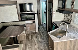 Escape to Keys with Affordable RV 2022 Gulfstream