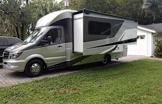 2019 Jayco Melbourne Prestige 24LP
