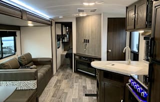 Michie Made Fun - Pet + Kid Approved Camper Rental