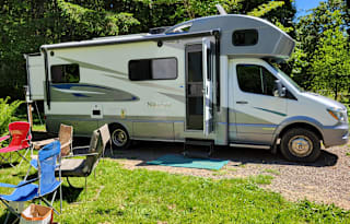 Waking Acres' Unique Winnie RV Rental