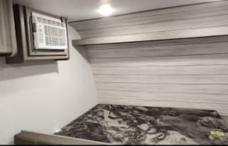 Sleeps 5 With an Electric Fireplace/coffee Maker
