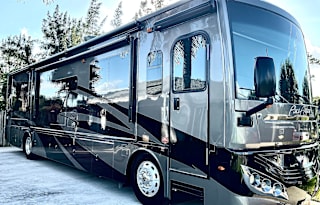 Jackie and Wills Home on Wheels.