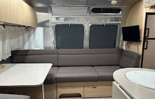 Sliver Moon - 2017  Airstream Flying Cloud