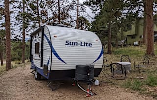 Lil Bea 16 ft: Tow with an SUV! Fully stocked!