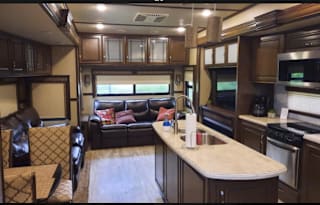 "Grant" 2018 Grand Design Solitude BHSD1484