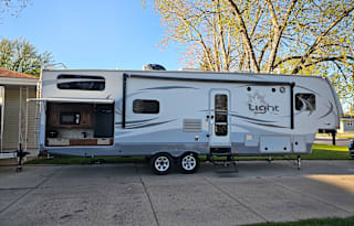 2014 Open Range RV Light LF305BHS