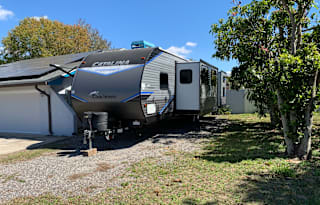 "Adventure Awaits: Cozy & Fun RV Rental!"