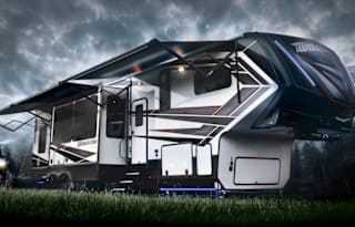 2021 Grand Design Momentum 376THS - FULLY LOADED!!