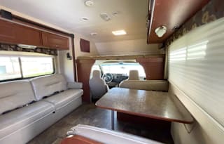 2014 Winnebago Minnie Winnie 31H