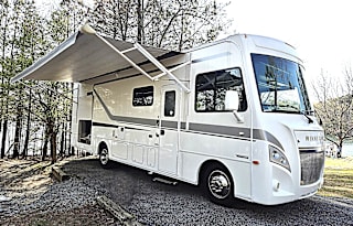 Meet Doug!  31' Class A Winnebago - Dog Friendly!