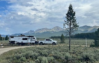 Family Friendly RV w/4 Bunks! **Delivery Only**