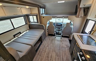 2025 Thor Motor Coach Four Winds 24F