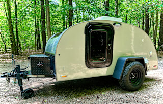 Off-grid Heat/AC, Stocked Kitchen, and lightweight