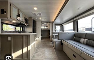 Spacious TWO Bedroom Home Away From Home-Bunkhouse