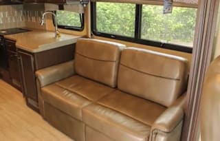 Enjoy Outdoors w/Family & Friends in Luxury!