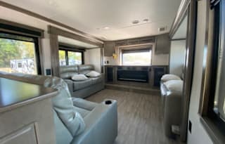 39RBFL 2 Bathrooms, Washer/Dryer, Dishwasher, mWav