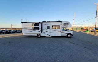 JANICE-2018 Forest River Sunseeker Bunkhouse