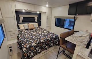 Great couples getaway trailer!