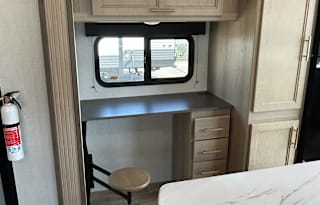 2024 Fully Stocked Luxury Glamping RV