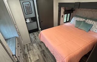 * Your Home Away From Home 2b/2b * Delivery Only *