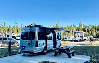 Vantonio Banderas - Winnebago Boldt 70BL