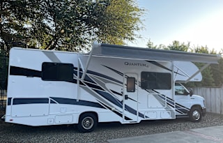 2022 Thor Quantum LC28