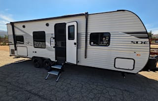 Pretty Awesome off grid light weight trailer!