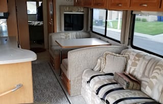 Vacation READY!  2005 Four Winds Windsport