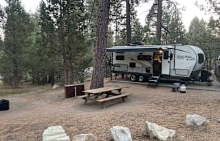 MALUK’S Comfy Forest River Camper