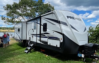 2022 Keystone RV Premier Ultra Lite 30RIPR