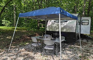 2022 - Sleeps 10! Delivery Available!!