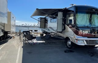 2014 Fleetwood RV Bounder Classic 34M