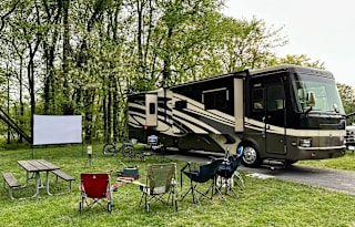 REMODELED, luxury  new interior. DELIVERY ONLY.