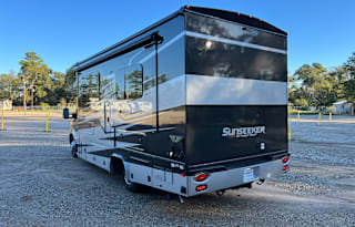 2023 Mercedes Diesel Class C Sleeps 5 Queen Bed!