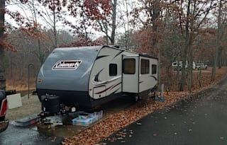 2018 Dutchmen RV Coleman Light 2835BH