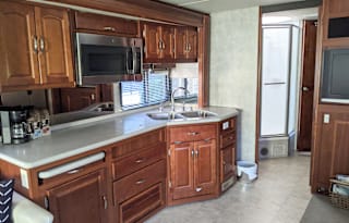 38ft Fleetwood Pace Arrow - Now this is "Glamping!" Beautiful Motorhome!