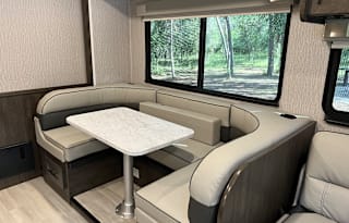 BEAUTIFUL/COMFORTABLE RV ~FULLY STOCKED ~SLEEPS 8
