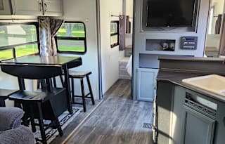 PET AND KID FRIENDLY BUNKHOUSE
